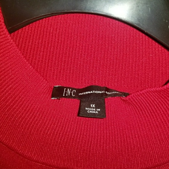 Very Pretty Top with lace sleeves Can Be Worn With Pants Or Skirt. - Picture 1 of 3